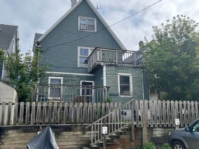1655 Van Buren St