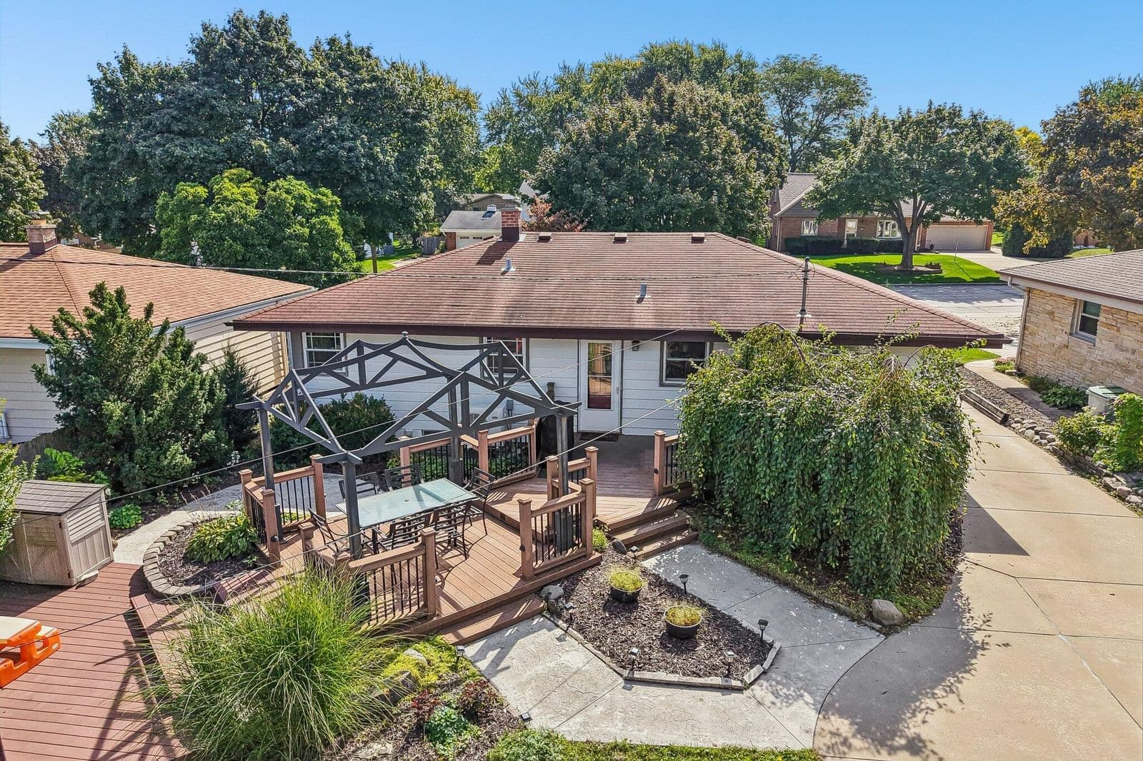 2434 Edgerton Ave