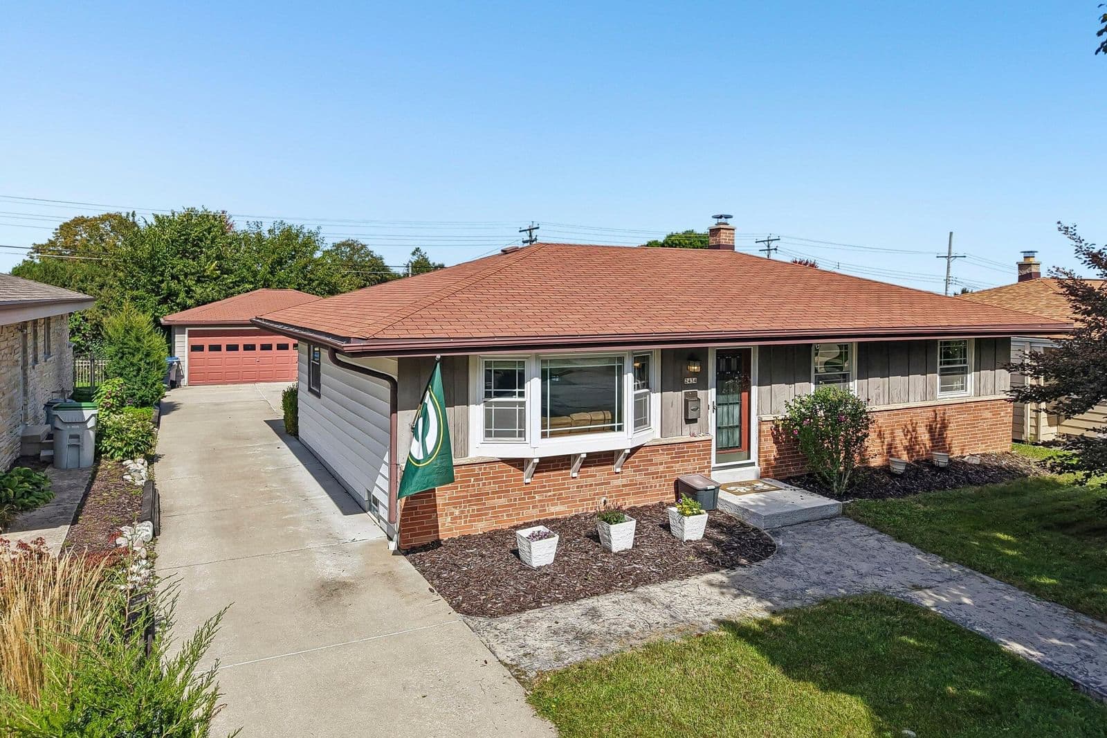 2434 Edgerton Ave