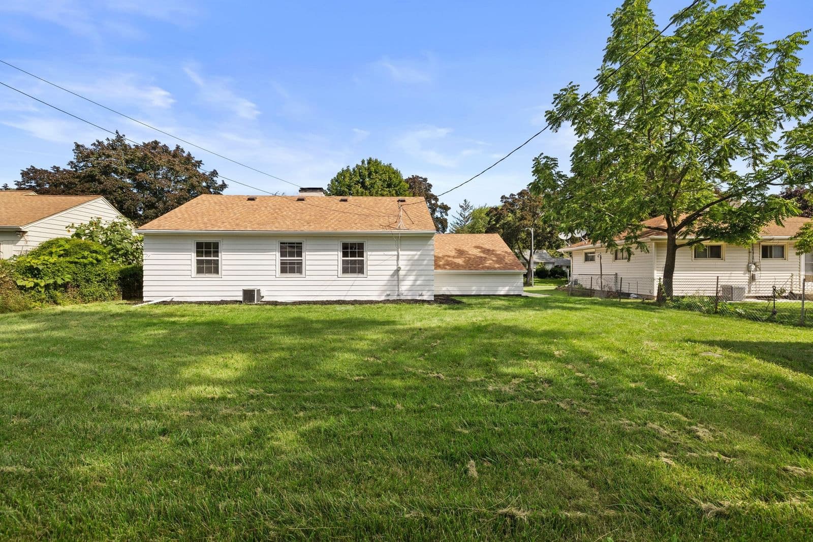 3223 Birchwood Ave