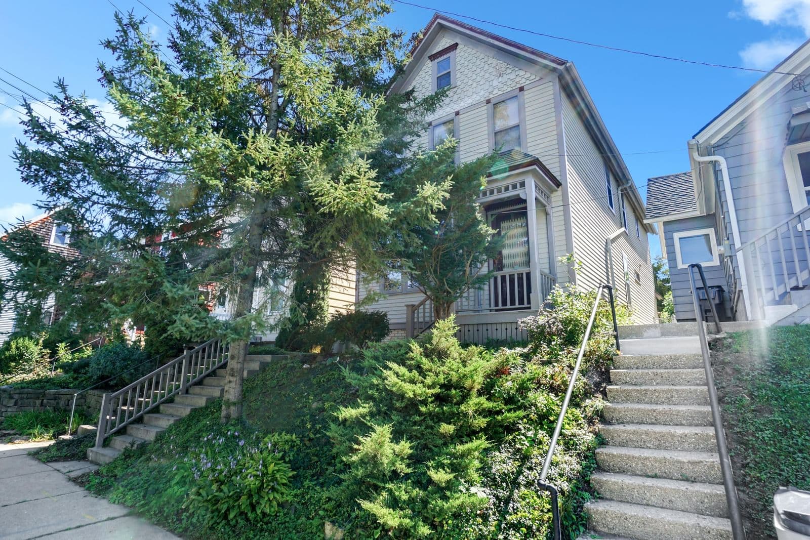 1021 Pearson St