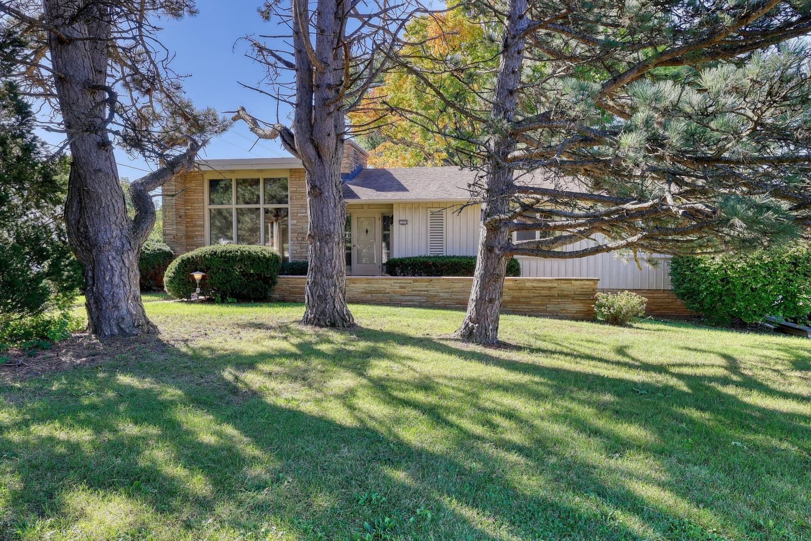 12555 Laurel Ln