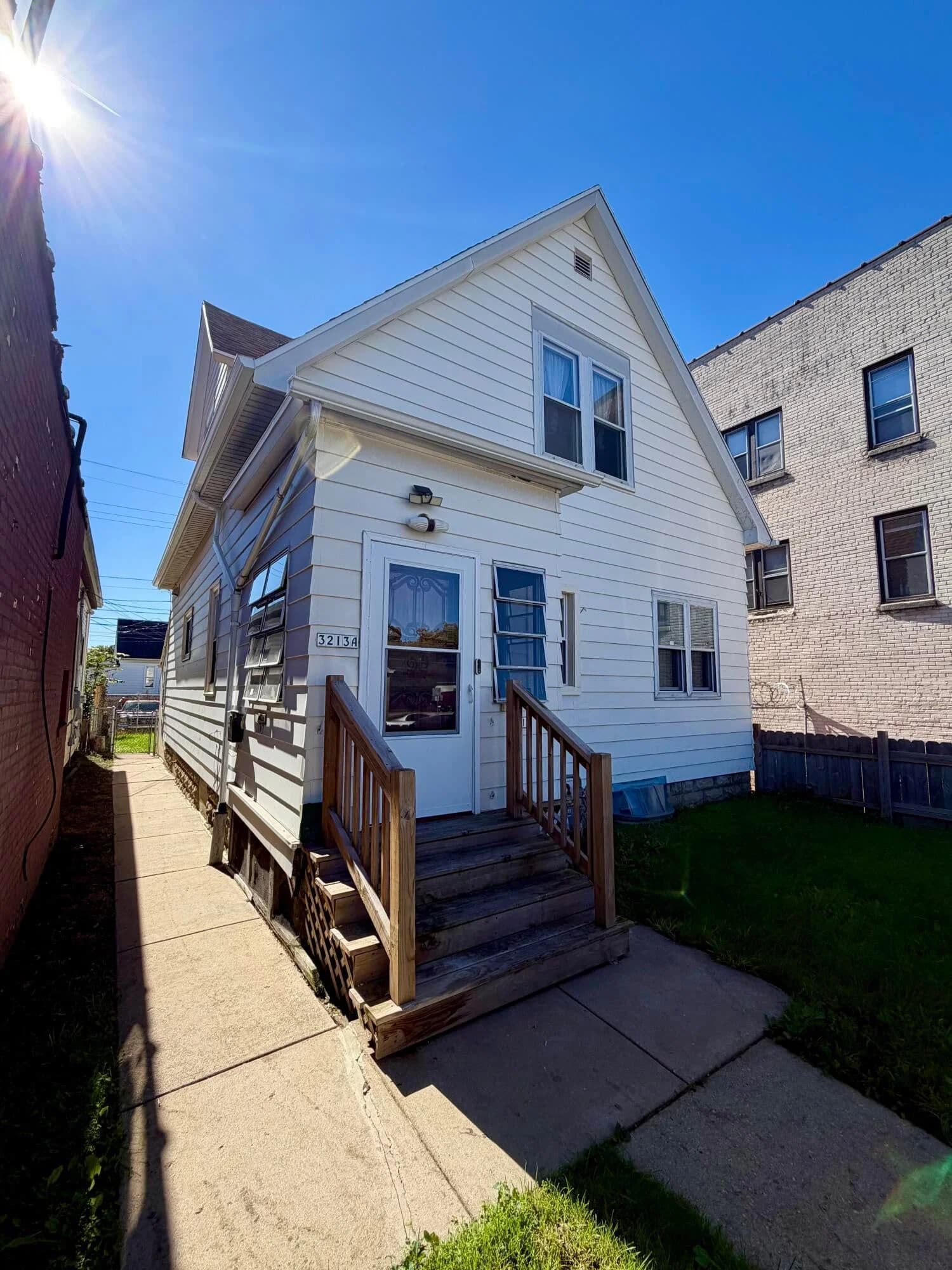 3213 Lincoln Ave