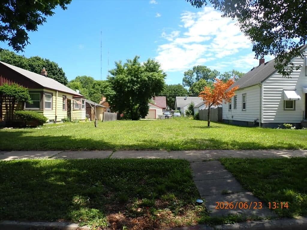 5066 24th Pl