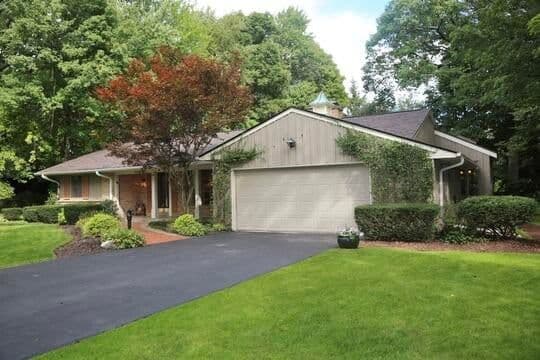 590 Ravenswood Hills Cir
