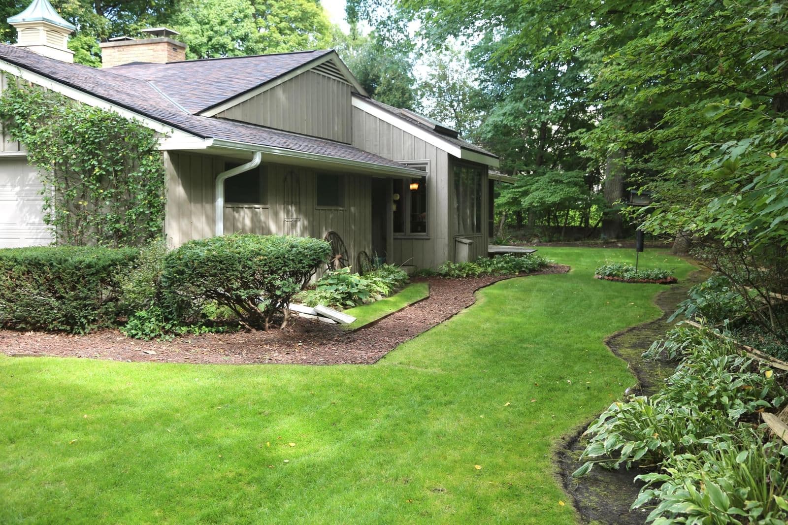 590 Ravenswood Hills Cir