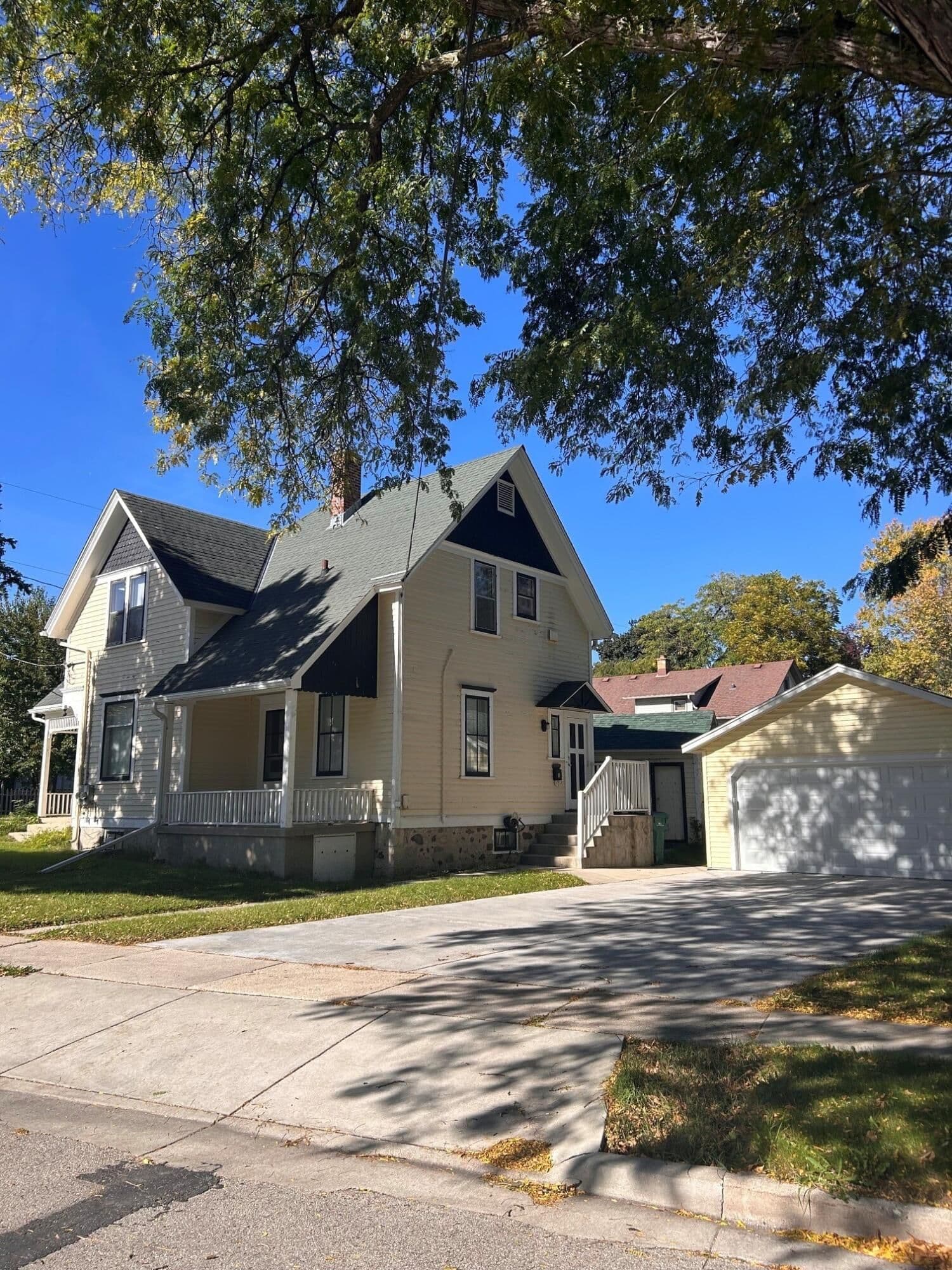 W58N421 Hilbert Ave