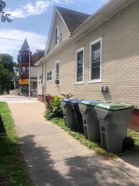930 Locust St