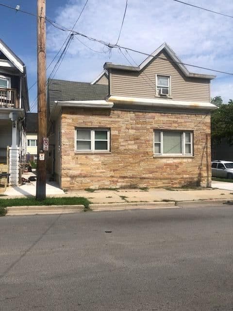 930 Locust St
