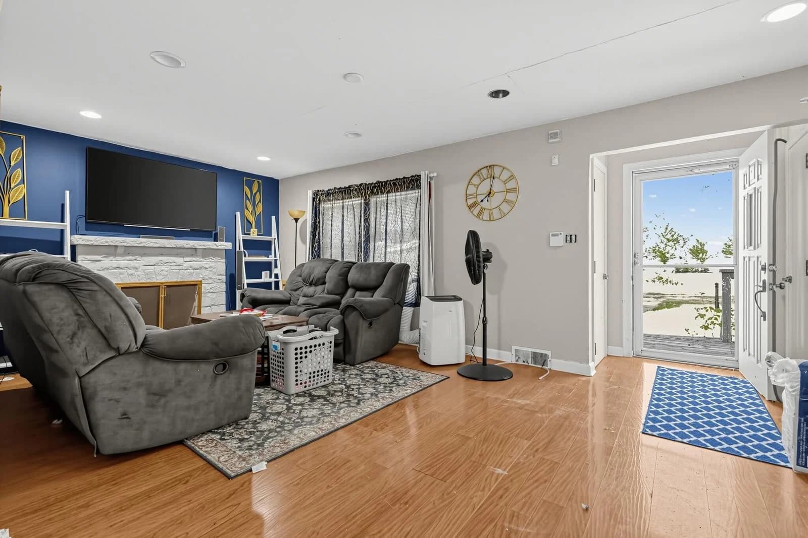 8340 Fond Du Lac Ave