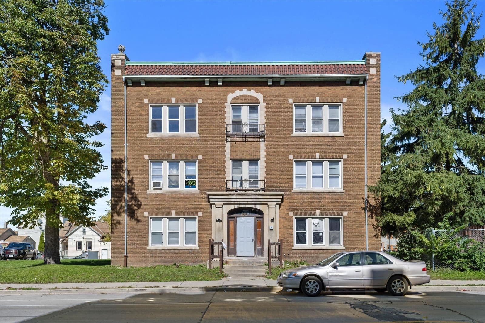 816 Greenfield Ave