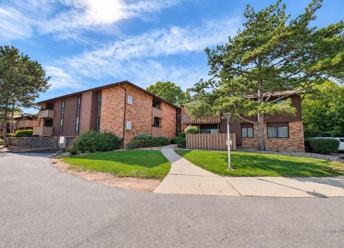 7011 Green Bay Ave