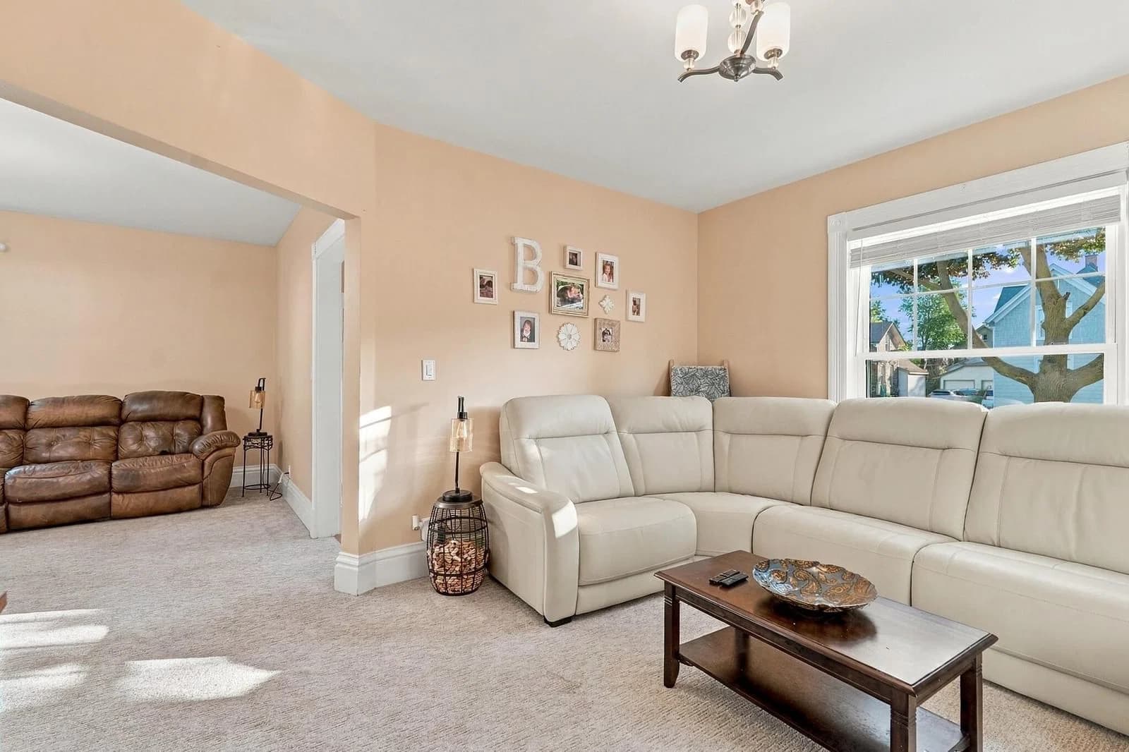 1632 Main St