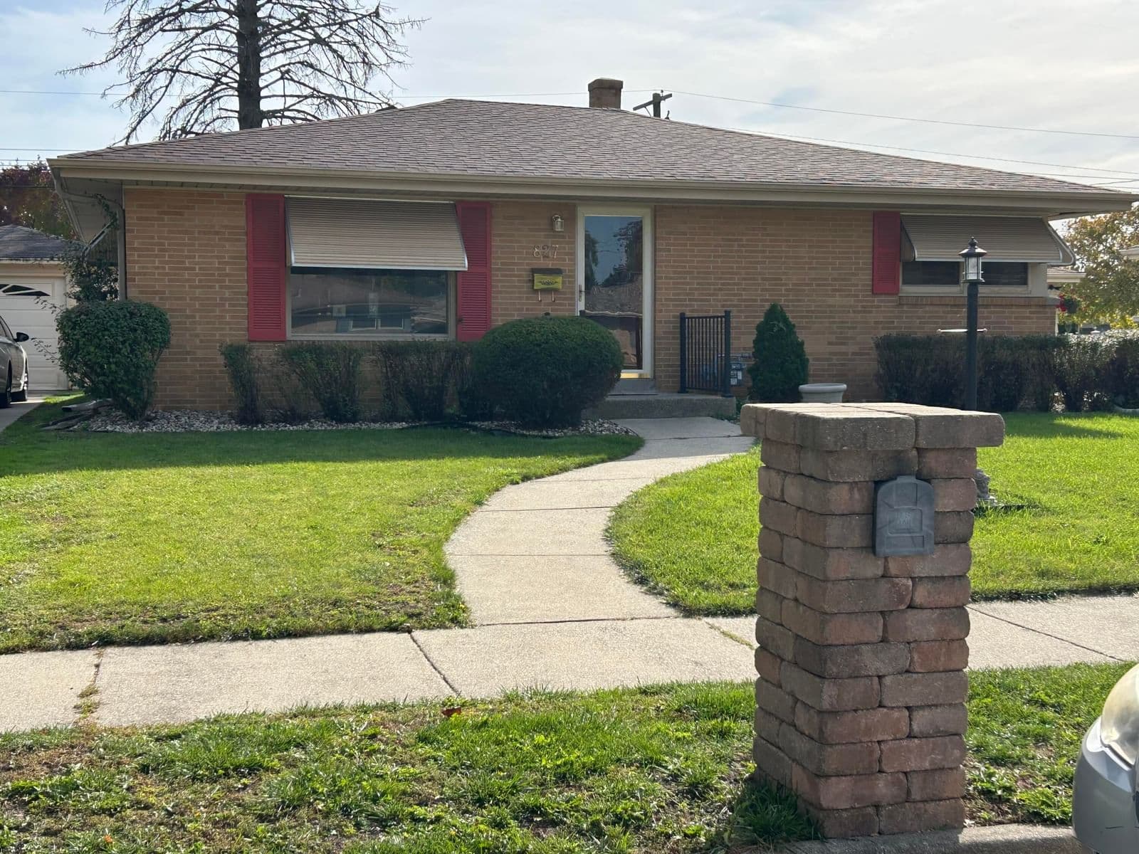 827 Coronada Dr