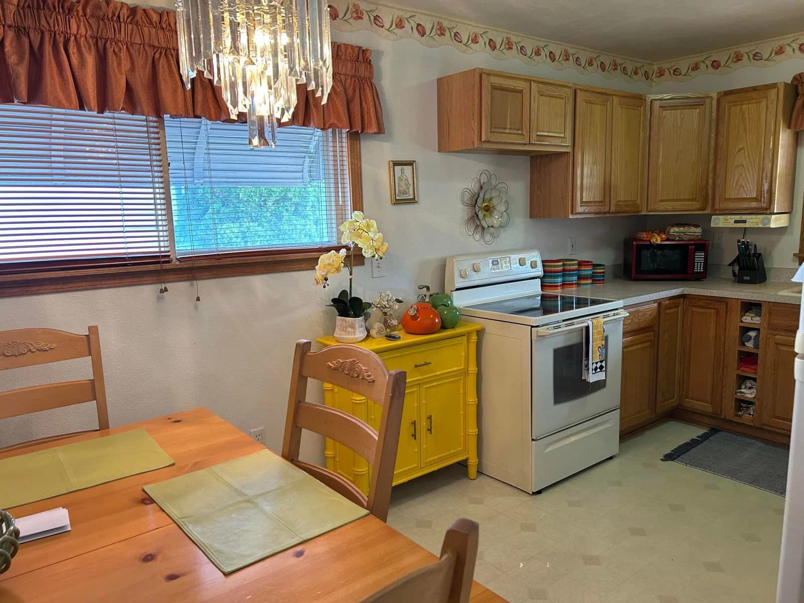 827 Coronada Dr