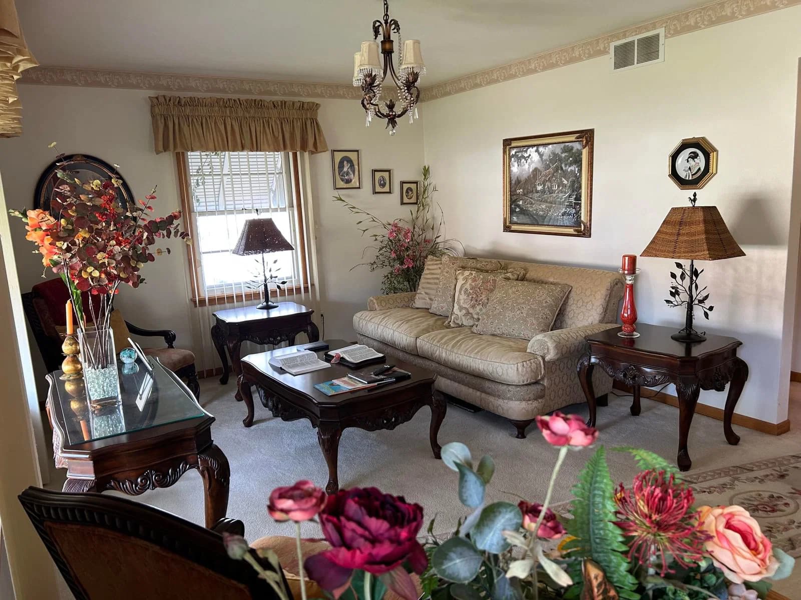 827 Coronada Dr