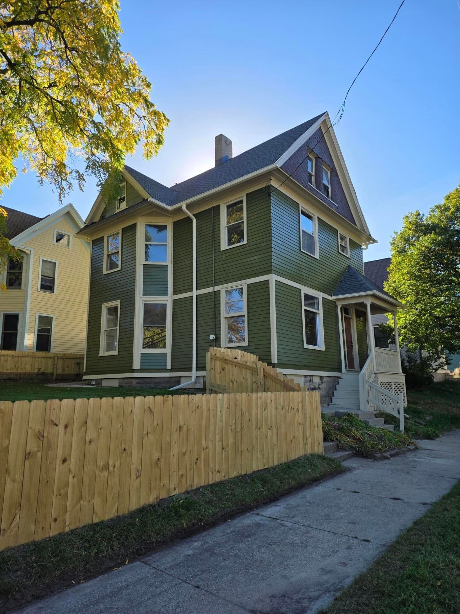107 Brown St