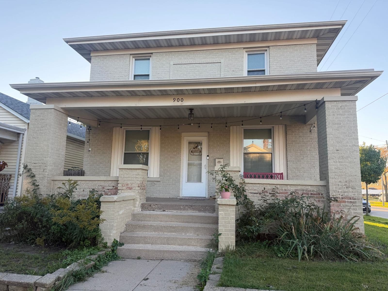 900 Grand Ave