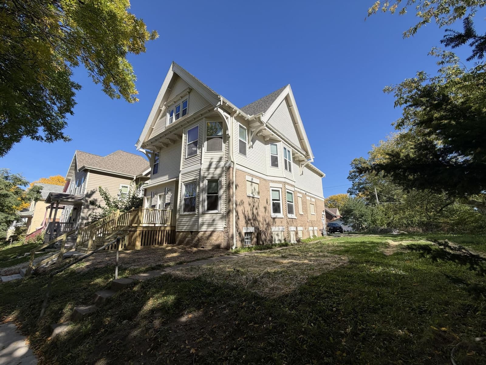 2360 Dr William Finlayson St