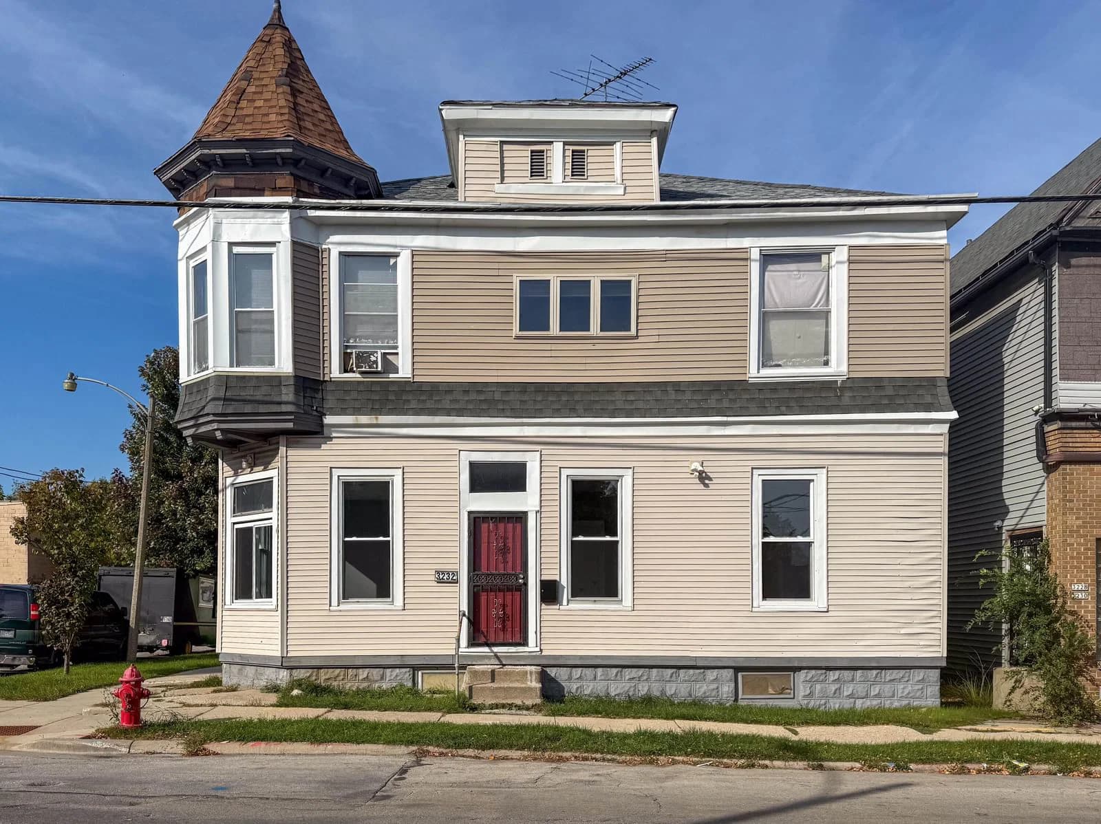 3232 Cameron Ave