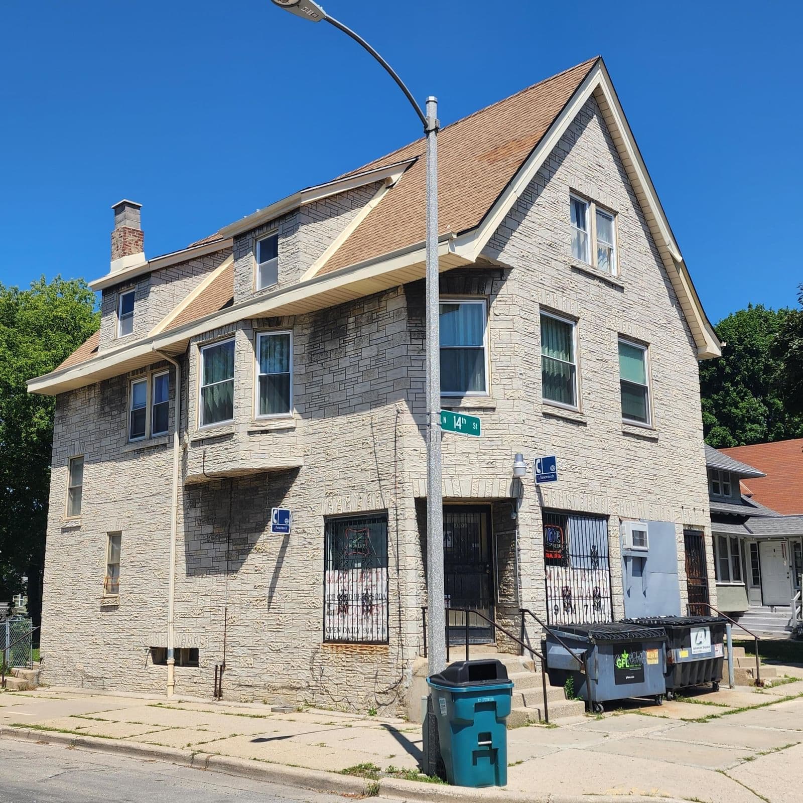 3501 14 St