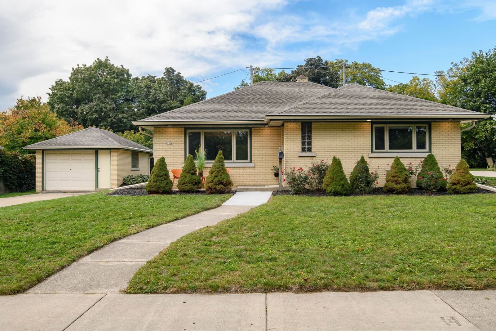 221 Story Pkwy