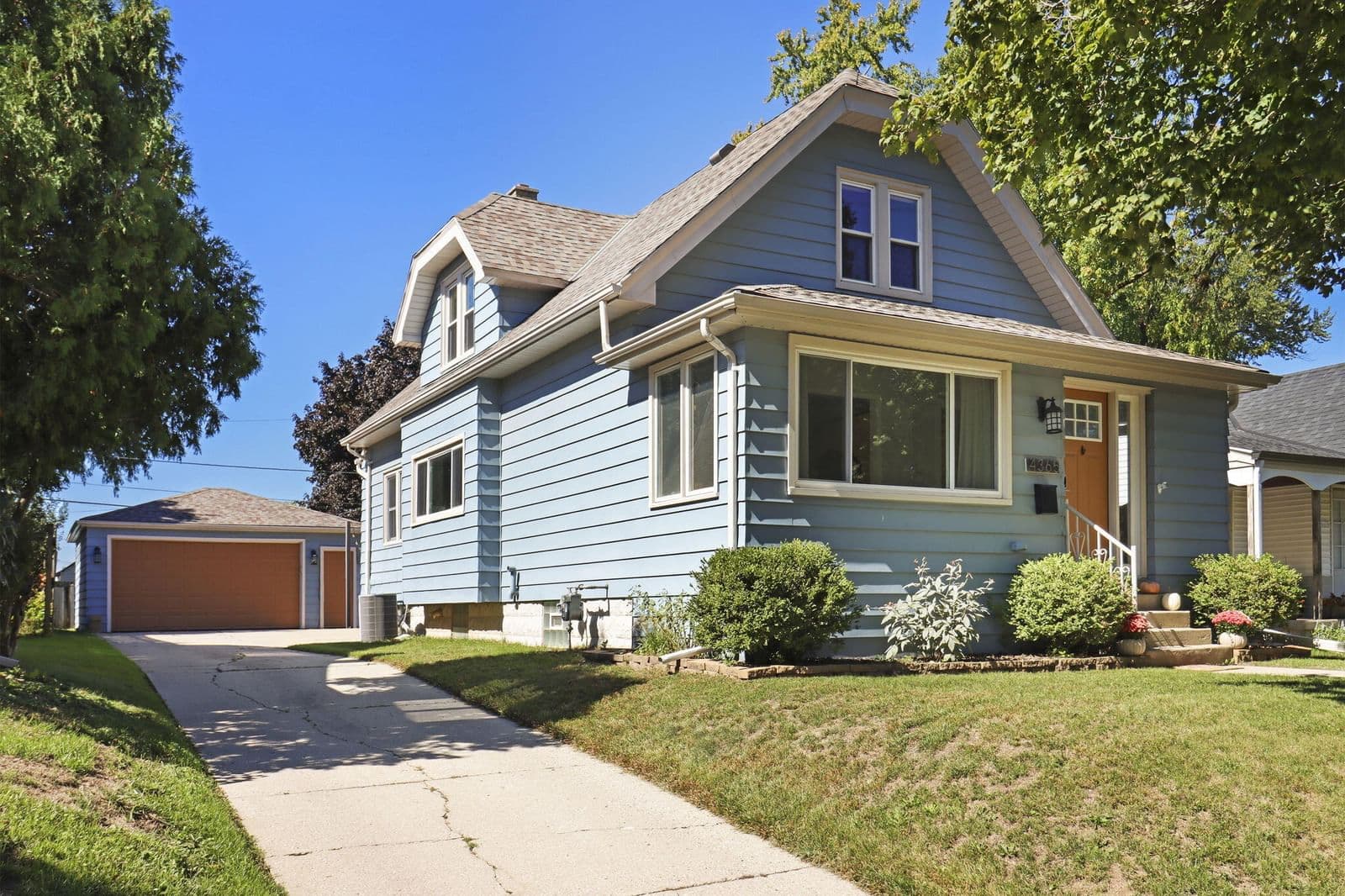 4365 Quincy Ave