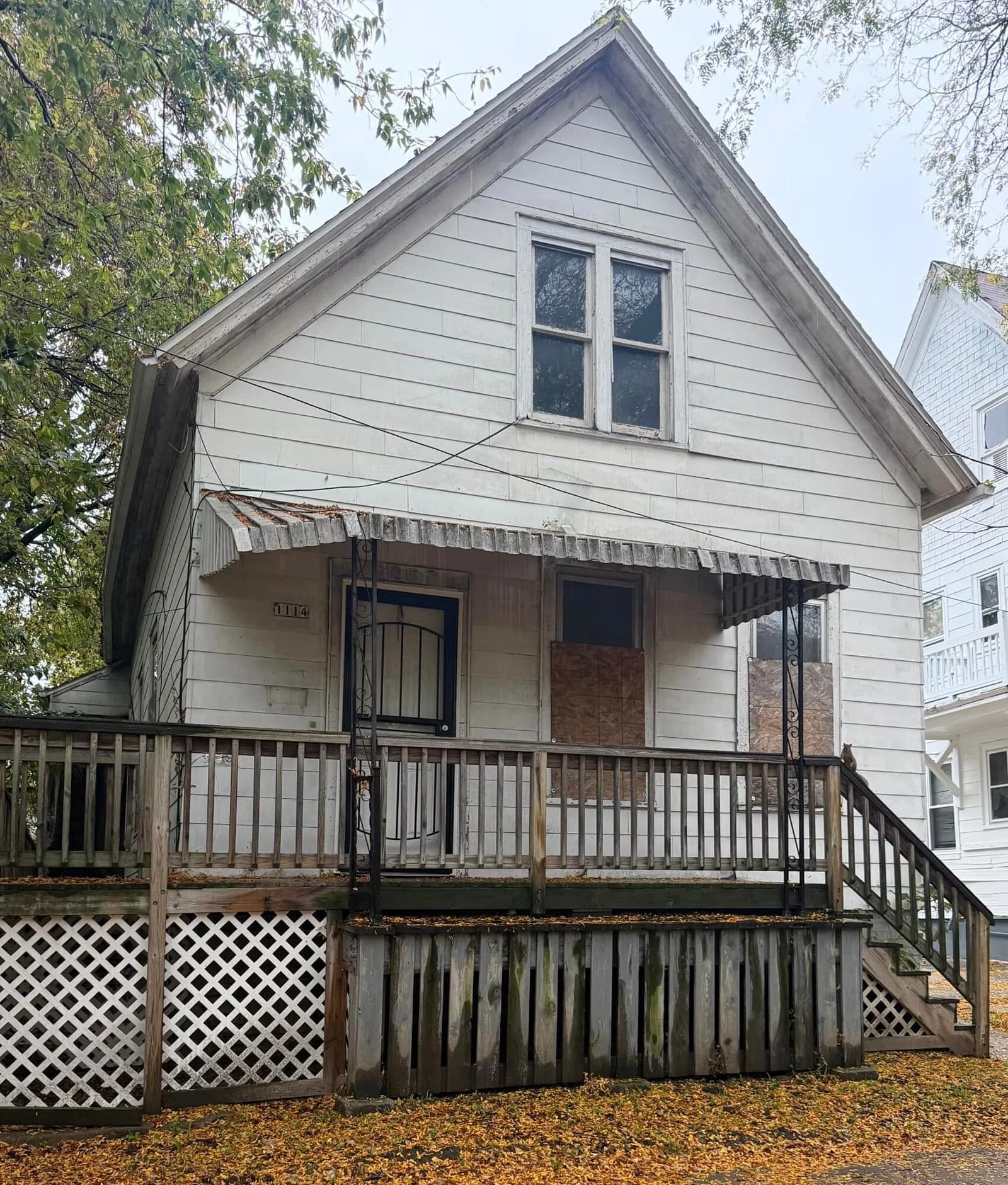 1114 Ring St