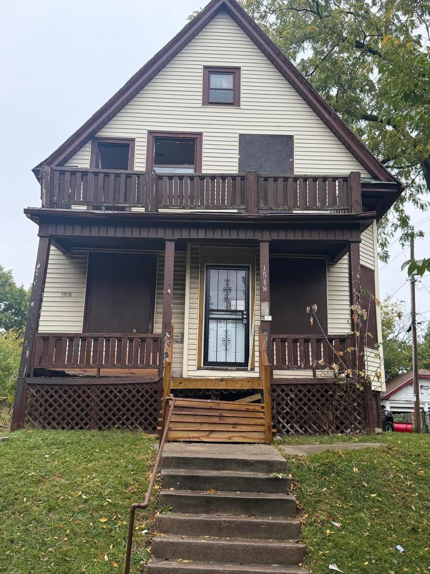 1518 Ring St