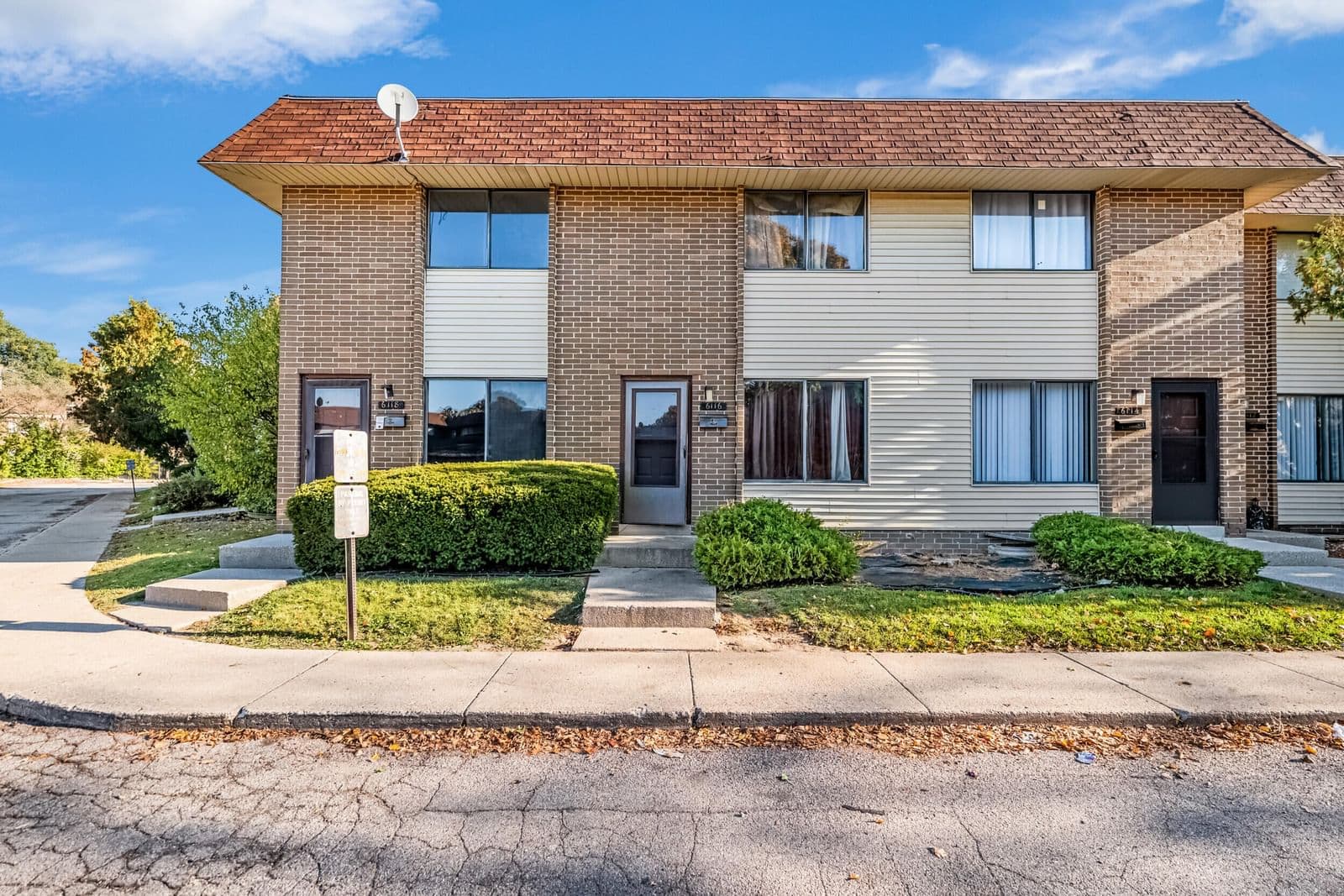 6116 Port Ave