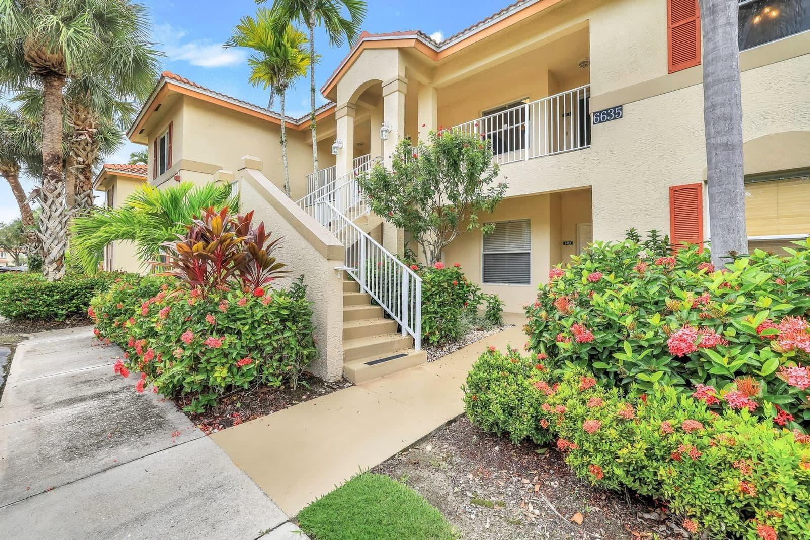 6635 HUNTINGTON LAKES, Naples, FL