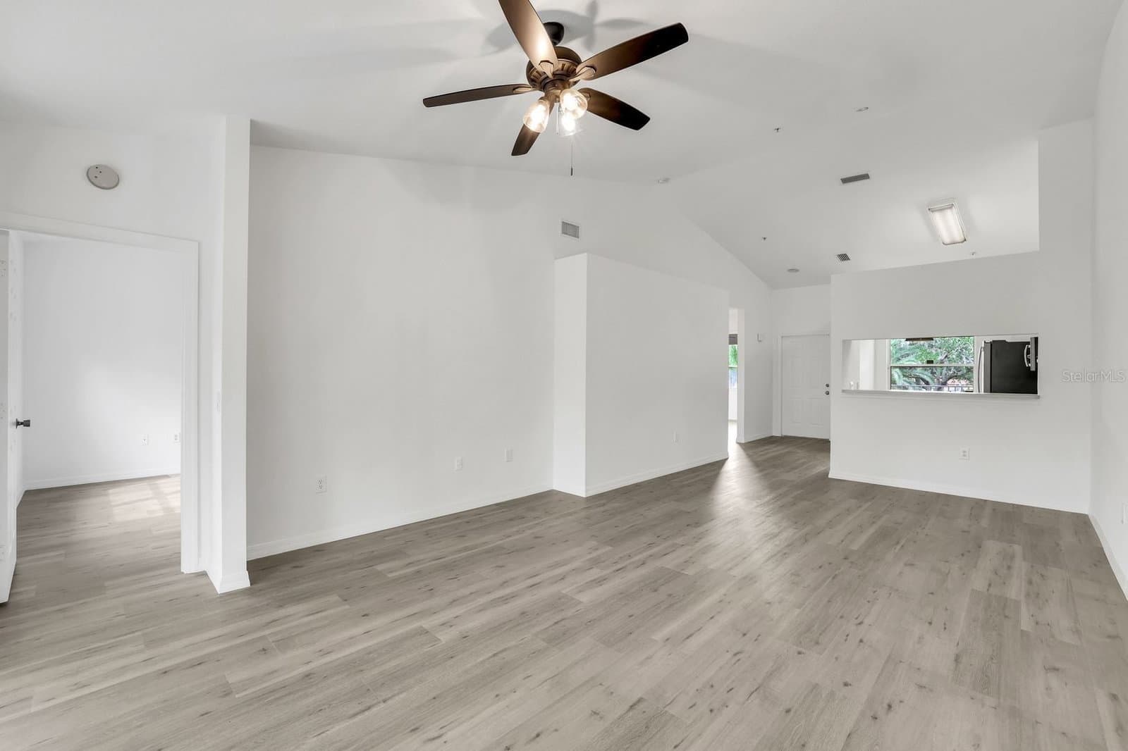 6635 HUNTINGTON LAKES