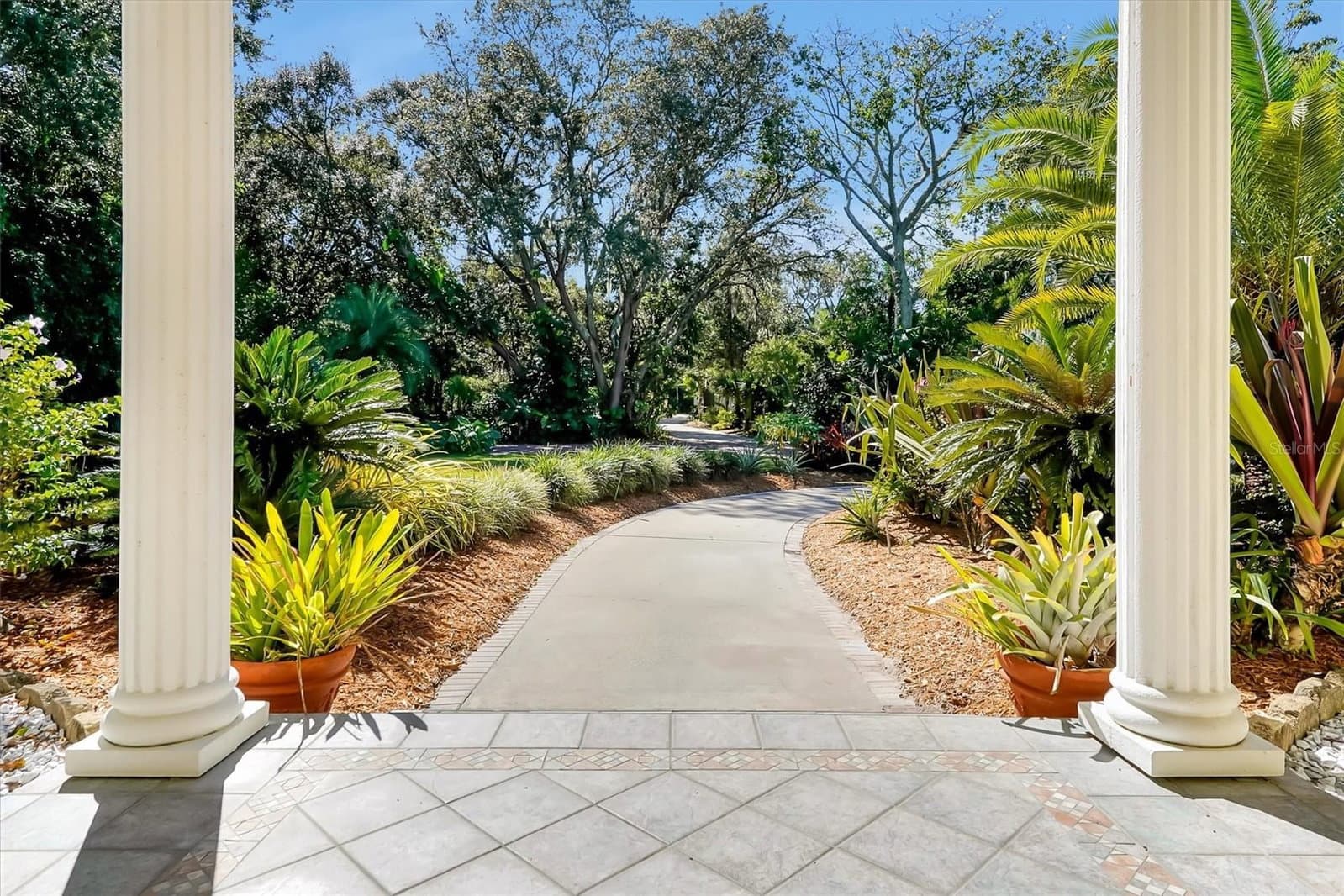 4209 LAKE LOCKHART