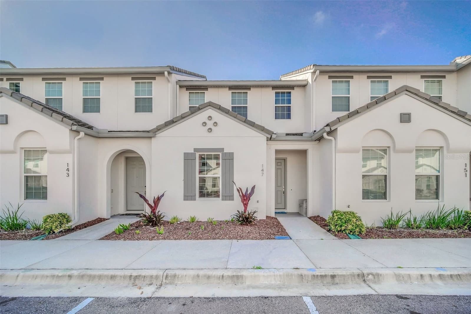 147 CAPTIVA