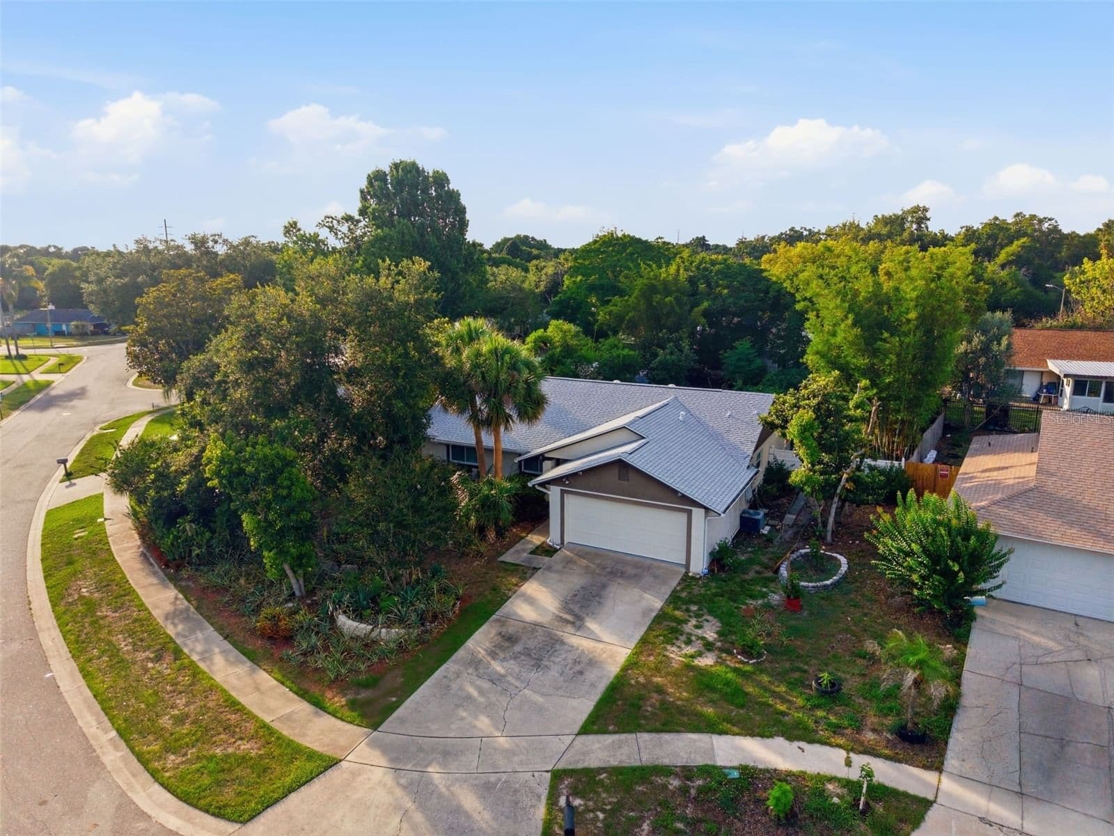 8423 BERMUDA DUNES