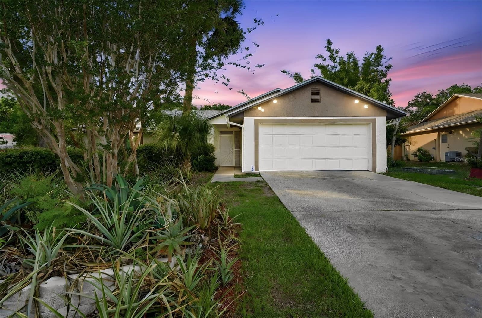 8423 BERMUDA DUNES