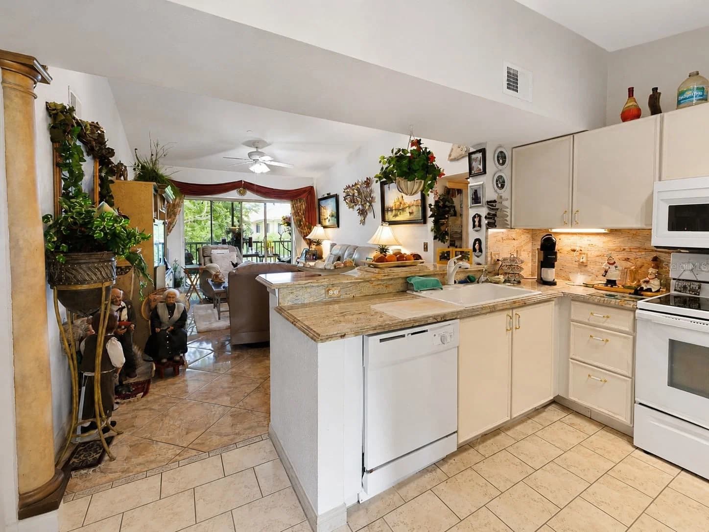 8294 KEY ROYAL Circle #1631