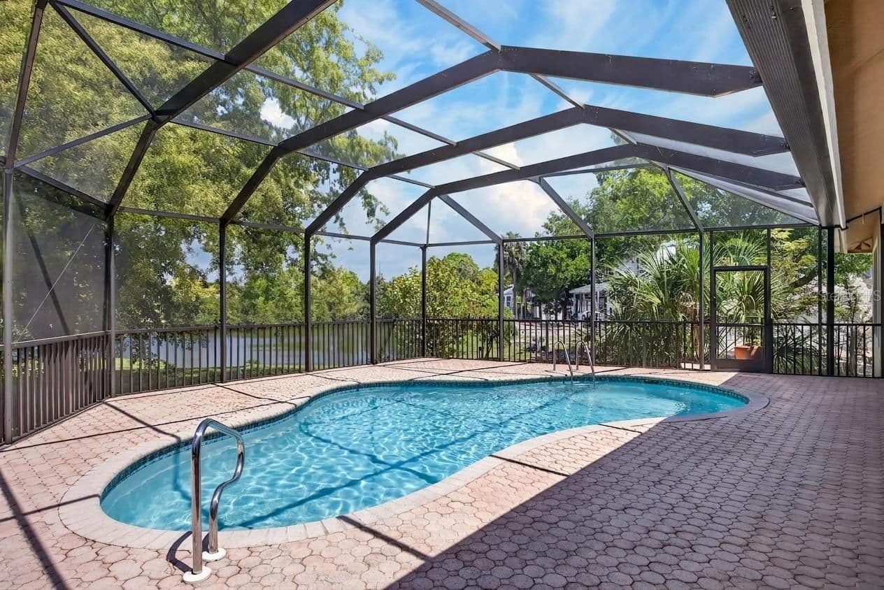 7214 HENDRY CREEK