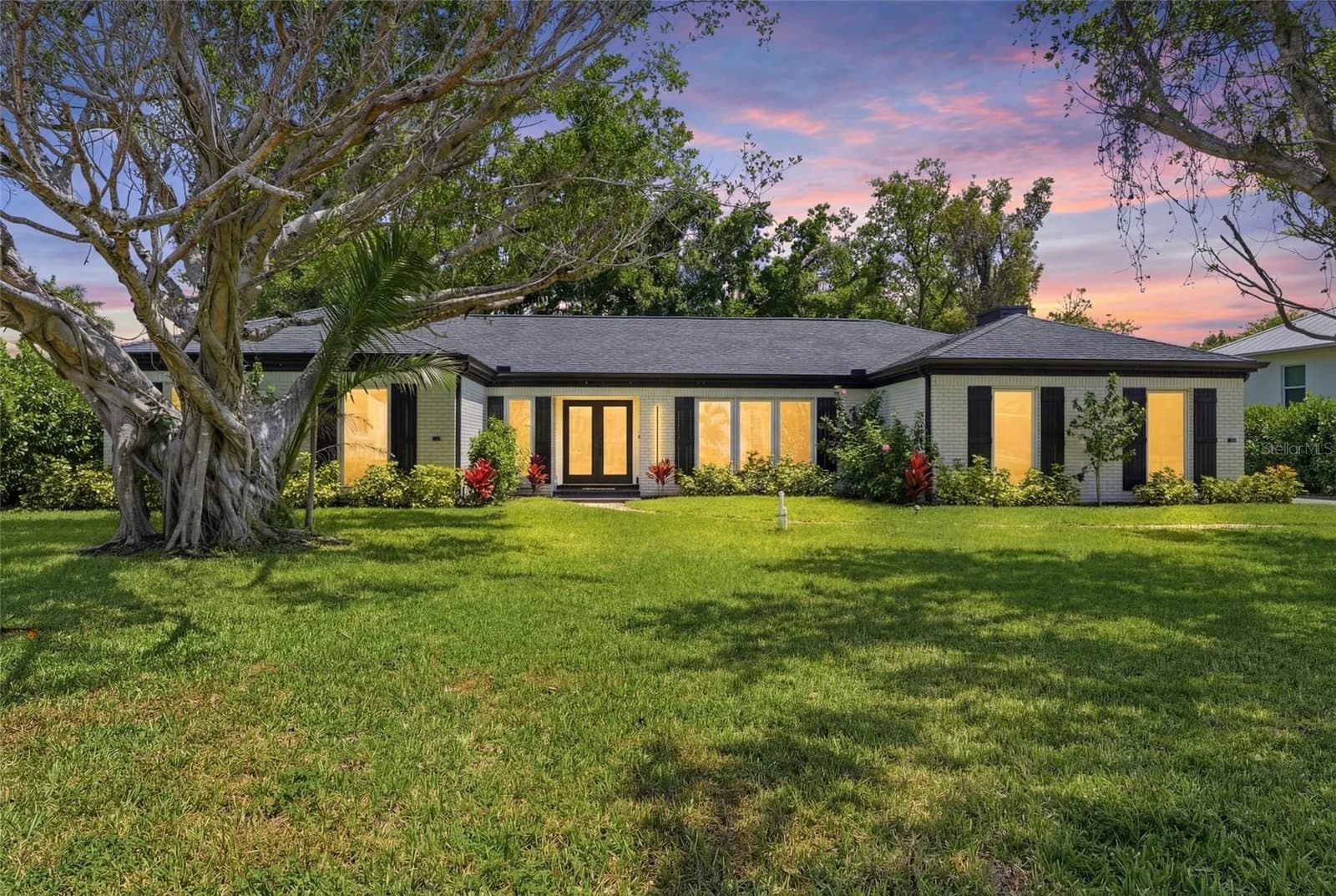 3931 RIVERSIDE