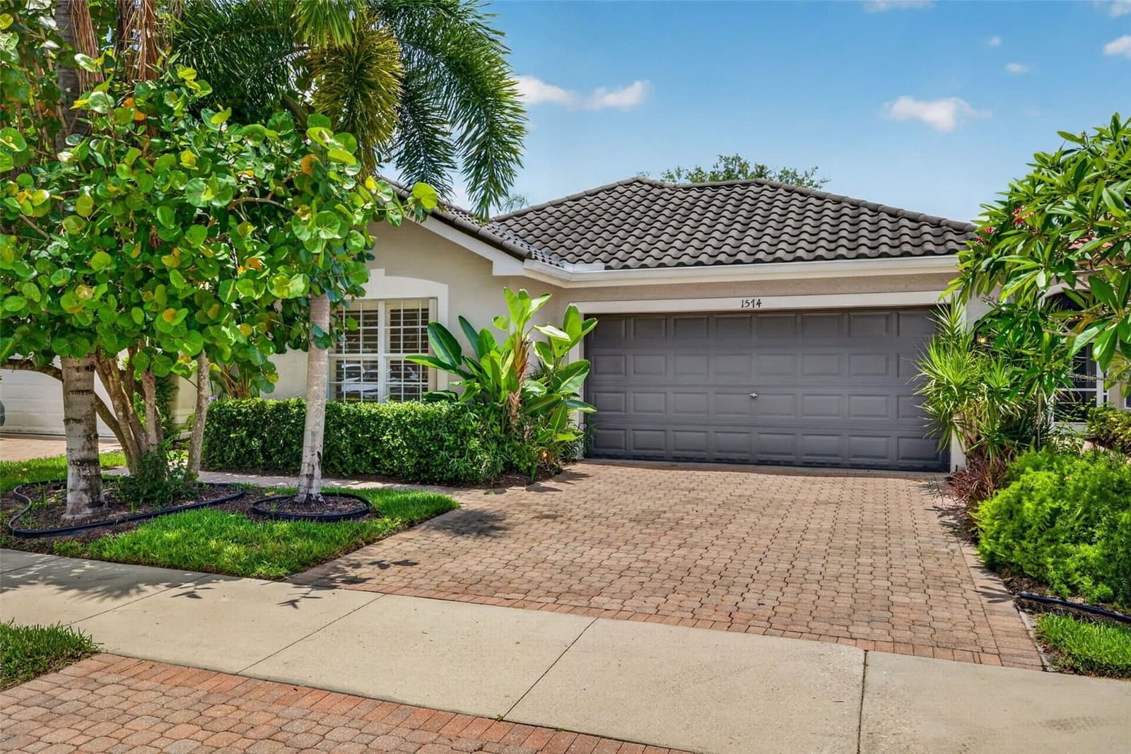 1574 WINDAMERE, Naples, FL