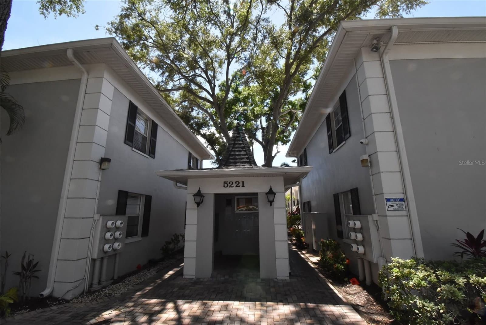 5221 BAYSHORE