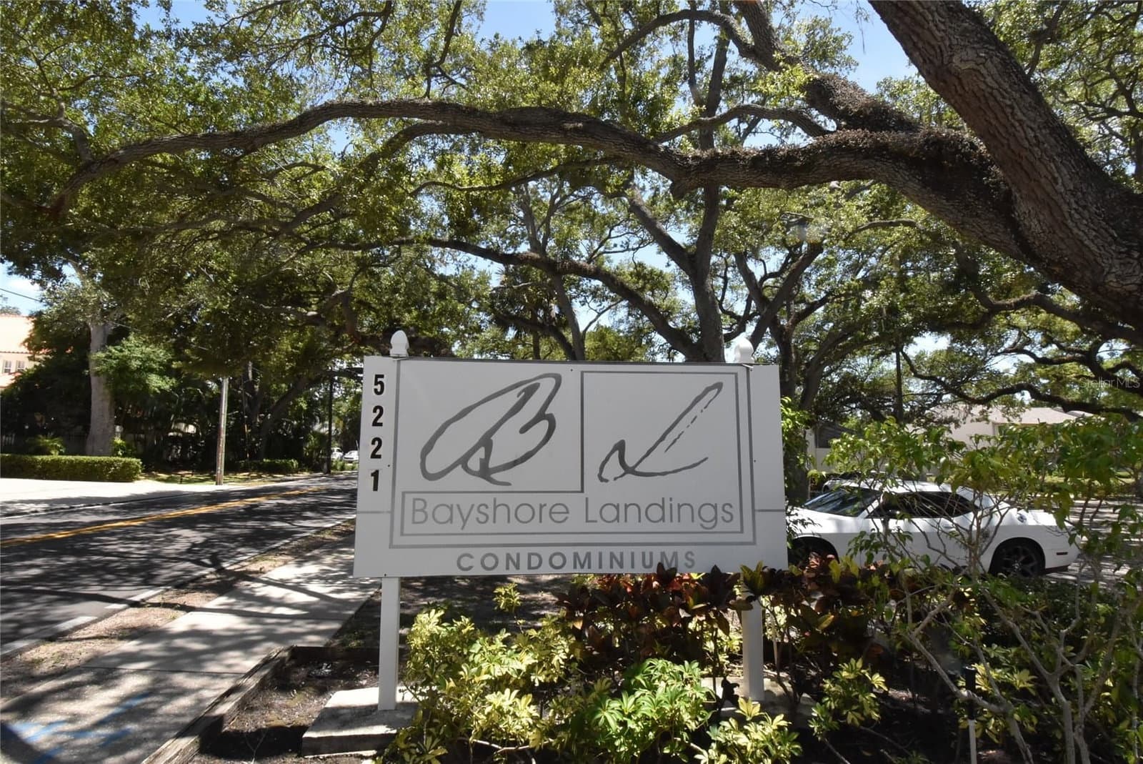 5221 BAYSHORE