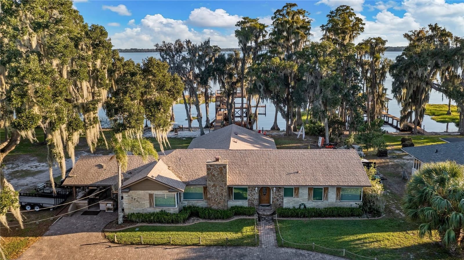 1241 LAKESHORE