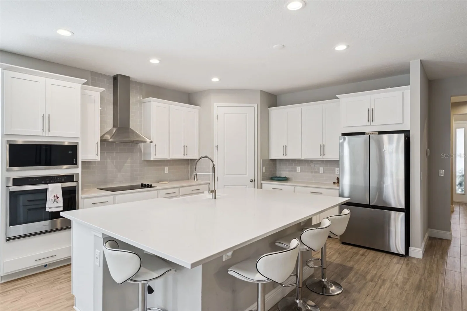 4442 LIONS GATE Drive
