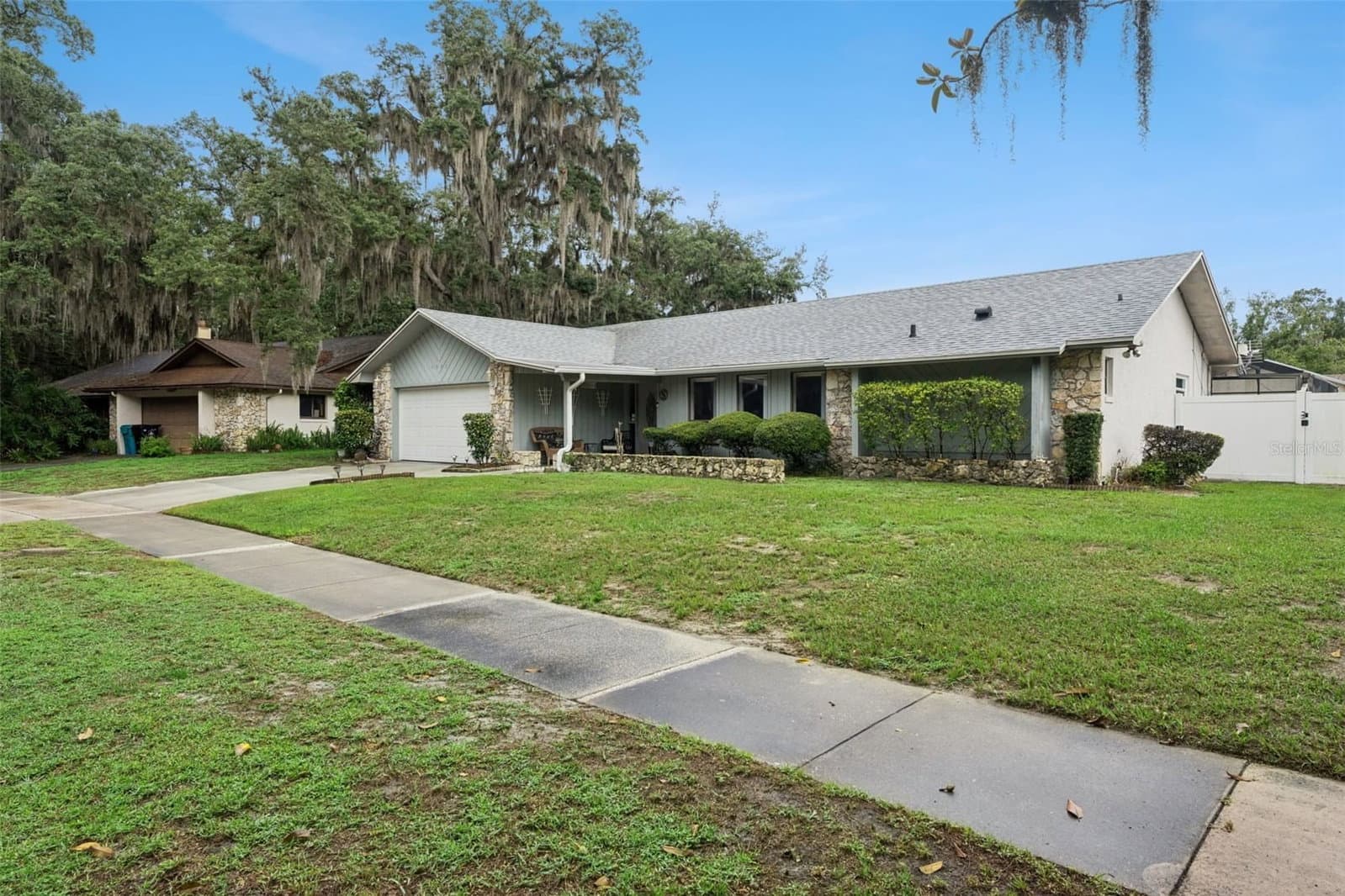 4902 BRIAR OAKS