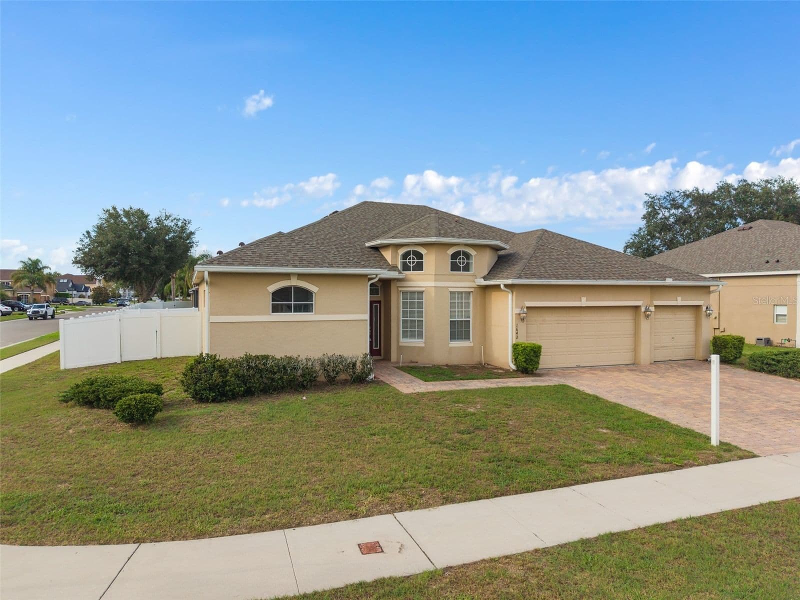 1642 CHANDELLE