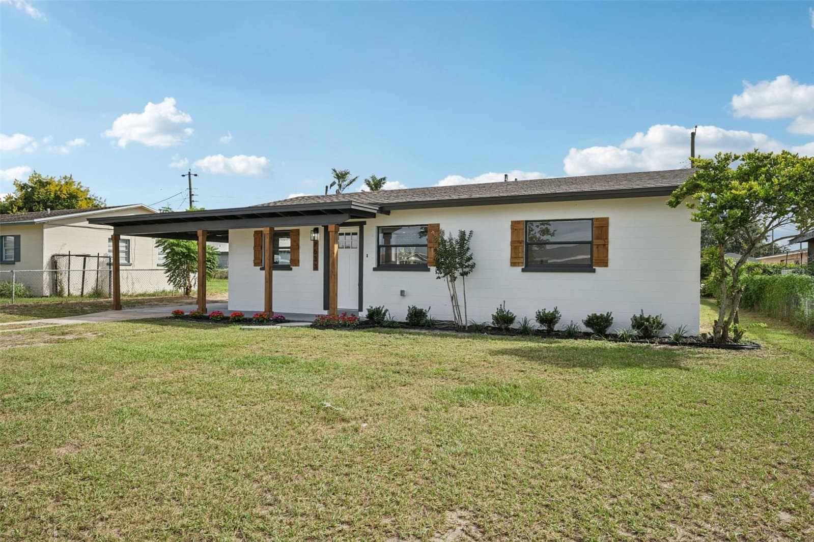 2633 ROYAL