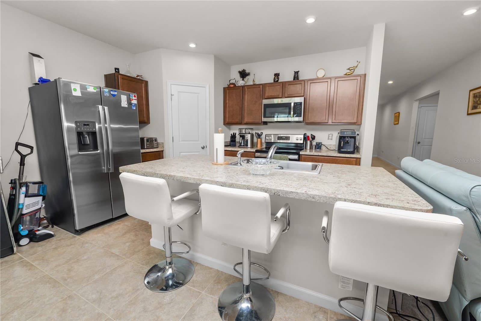 913 EAGLE ROCK
