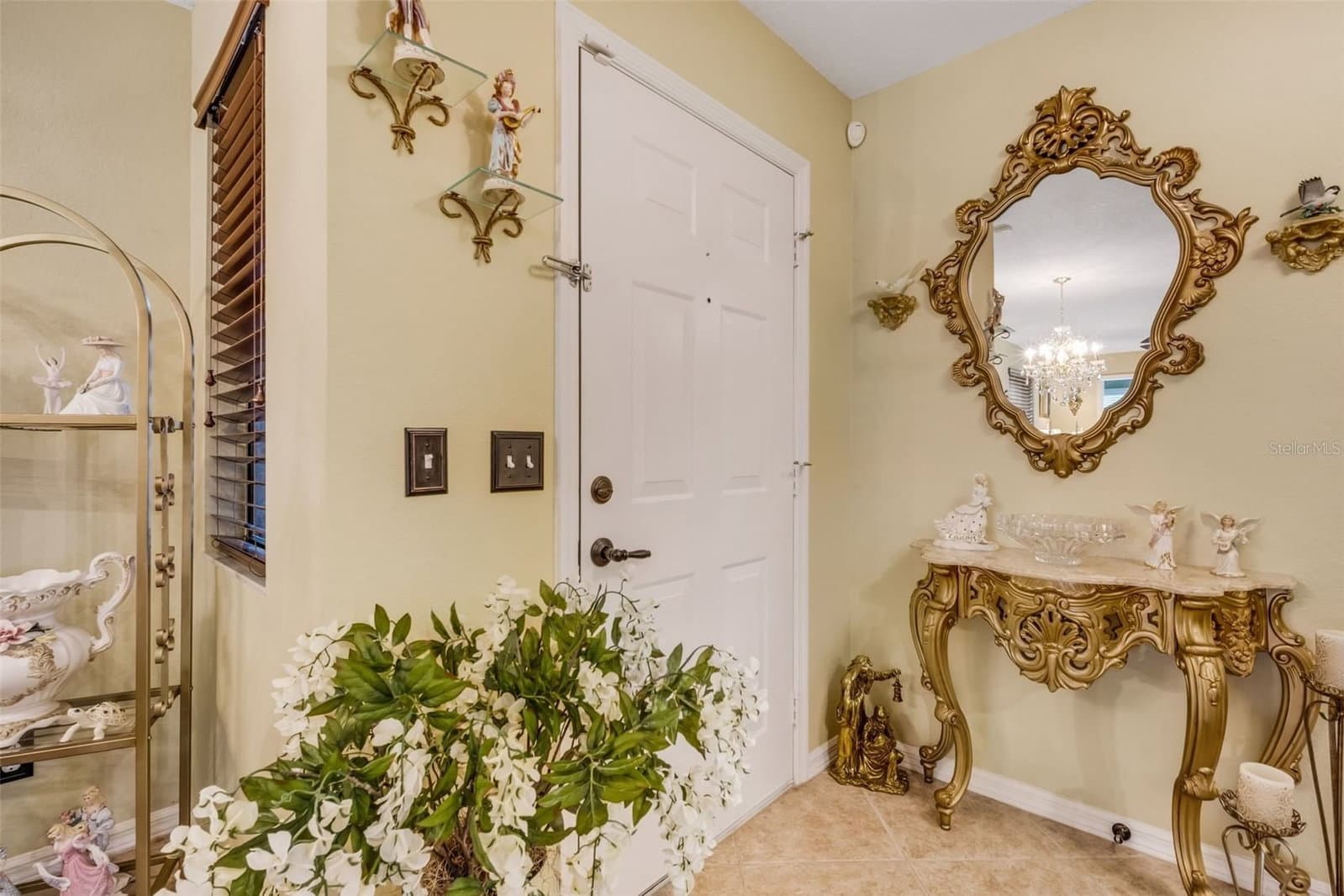 551 GRAND CAYMAN