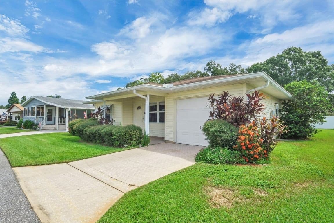 4938 COLONNADES